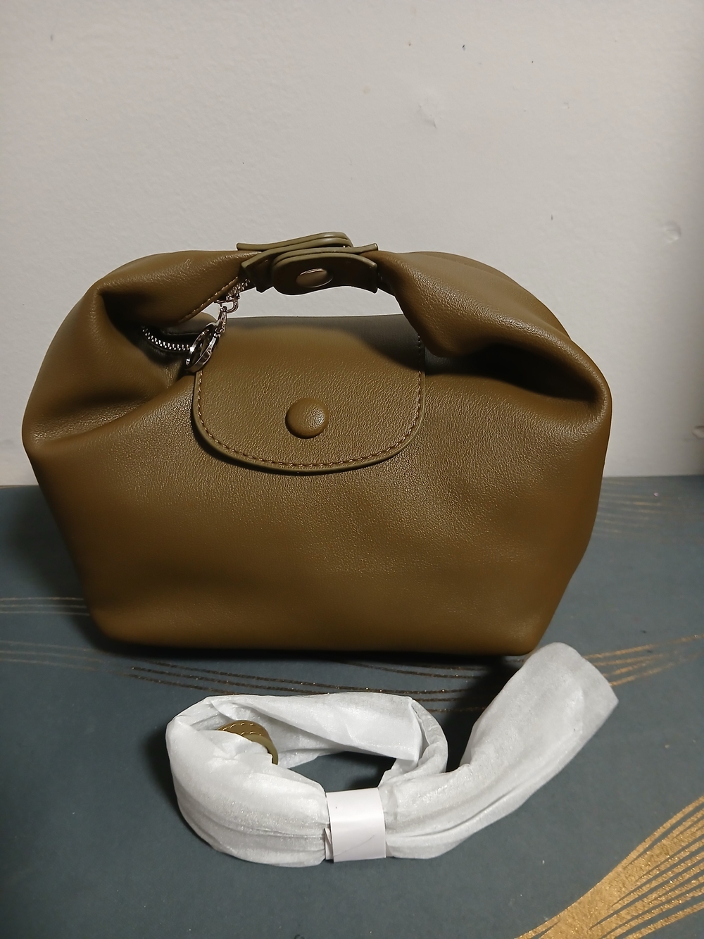 Vegan Suede Classic Hobo Shoulder Bag Green - Picture 2 of 5
